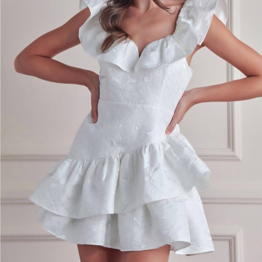 Do+Be white ruffle floral dress